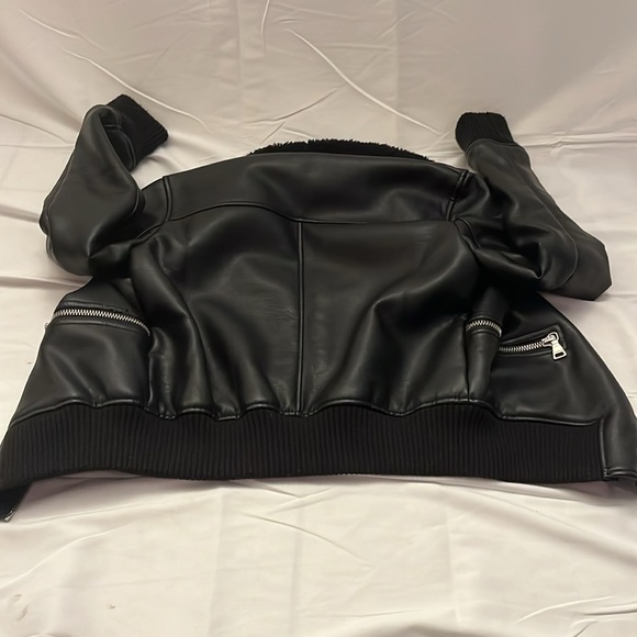 Black faux leather cropped jacket - Picture 3 of 4